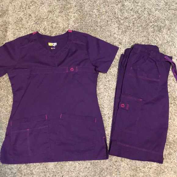 Wonderwink top and bottom - Picture 1 of 4